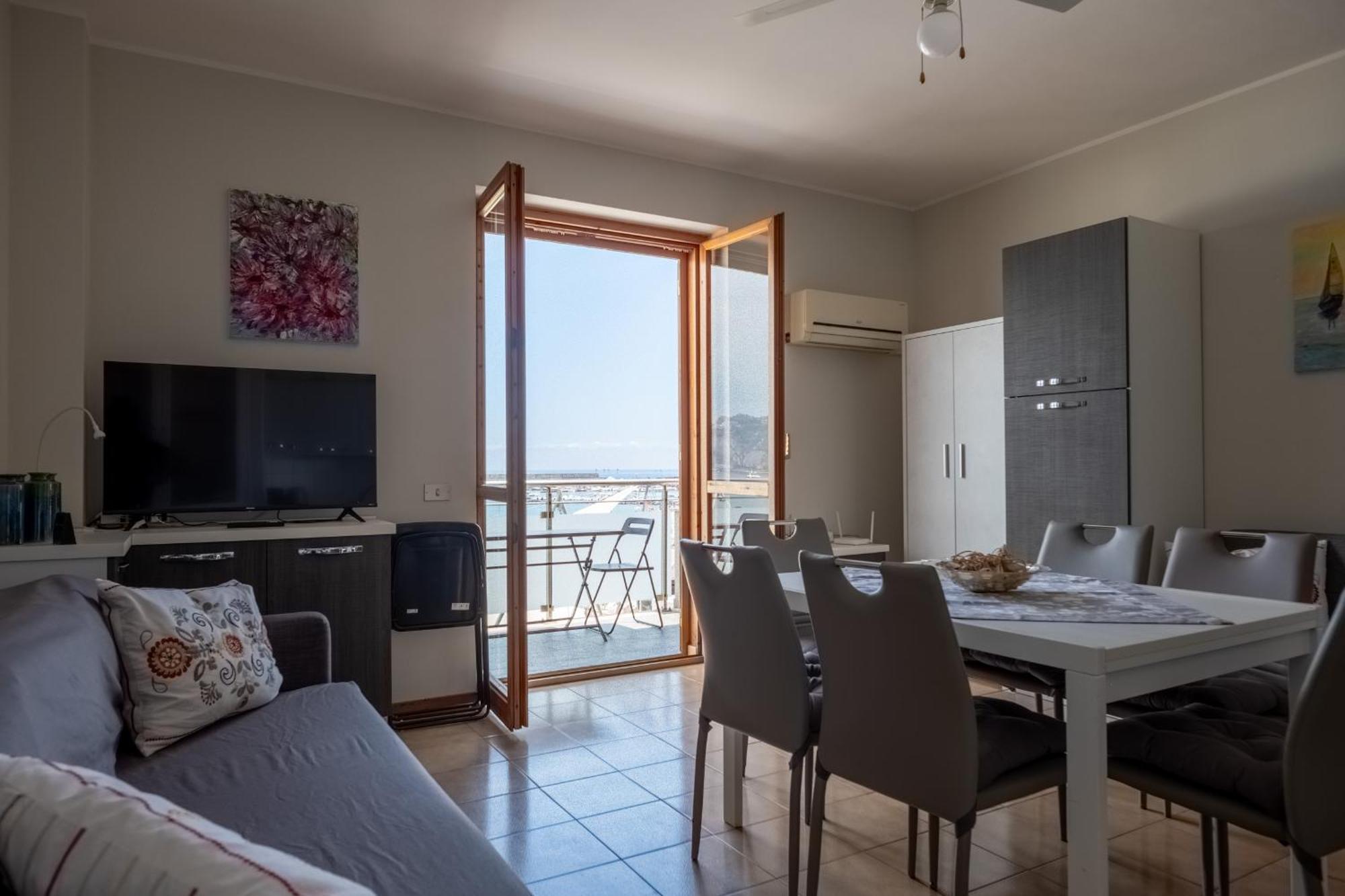 Apple House Apartman Giardini-Naxos Kültér fotó